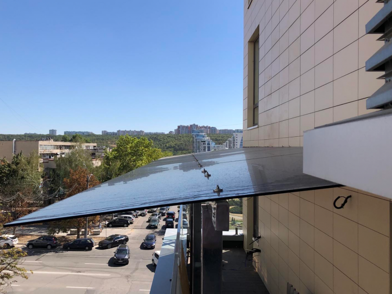 Copertină pentru balcon din sticlă securizată 