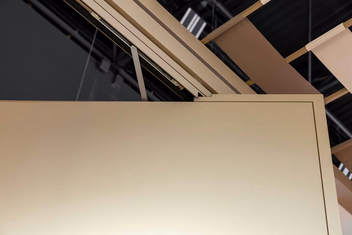 Generous proportions, a different way of opening.